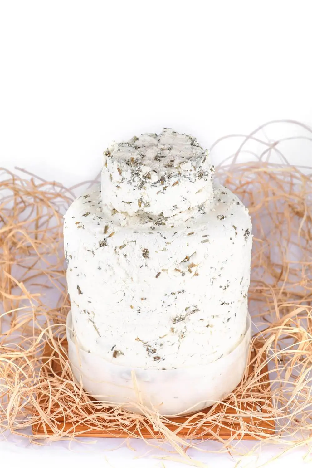 “Vandangelsin Van Toprak Altı (Küp) Otlu Peynir – Doğal ortamda olgunlaşmış yöresel Van peyniri”